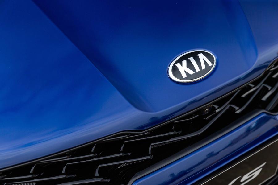 Логотип Kia K5 GT-Line 2020 года  (CN) (фото 9 из 15)